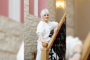 Топ-модель из Петербурга рассказала, как стала дефилировать в возрасте 60+